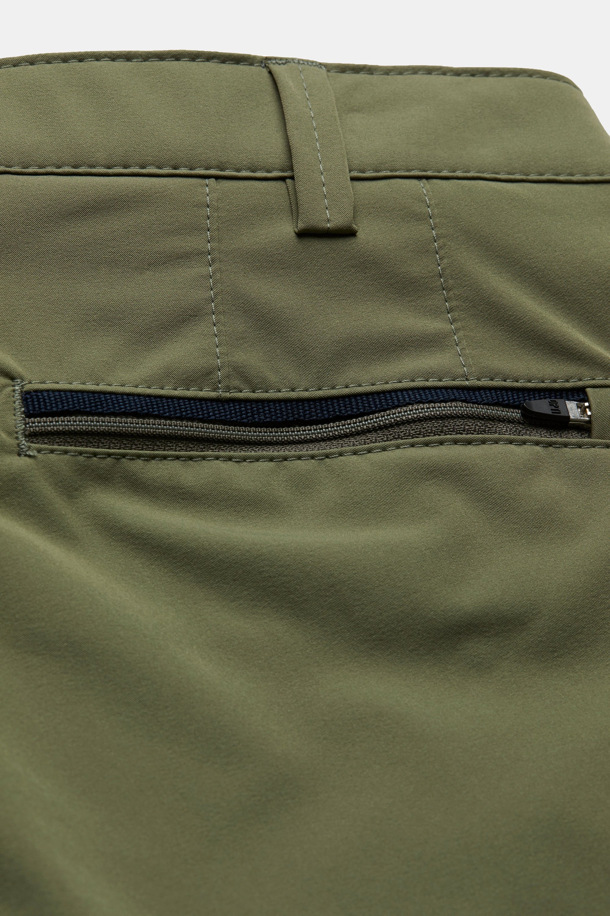Skye 1-8070 ACTIVE • CHINO